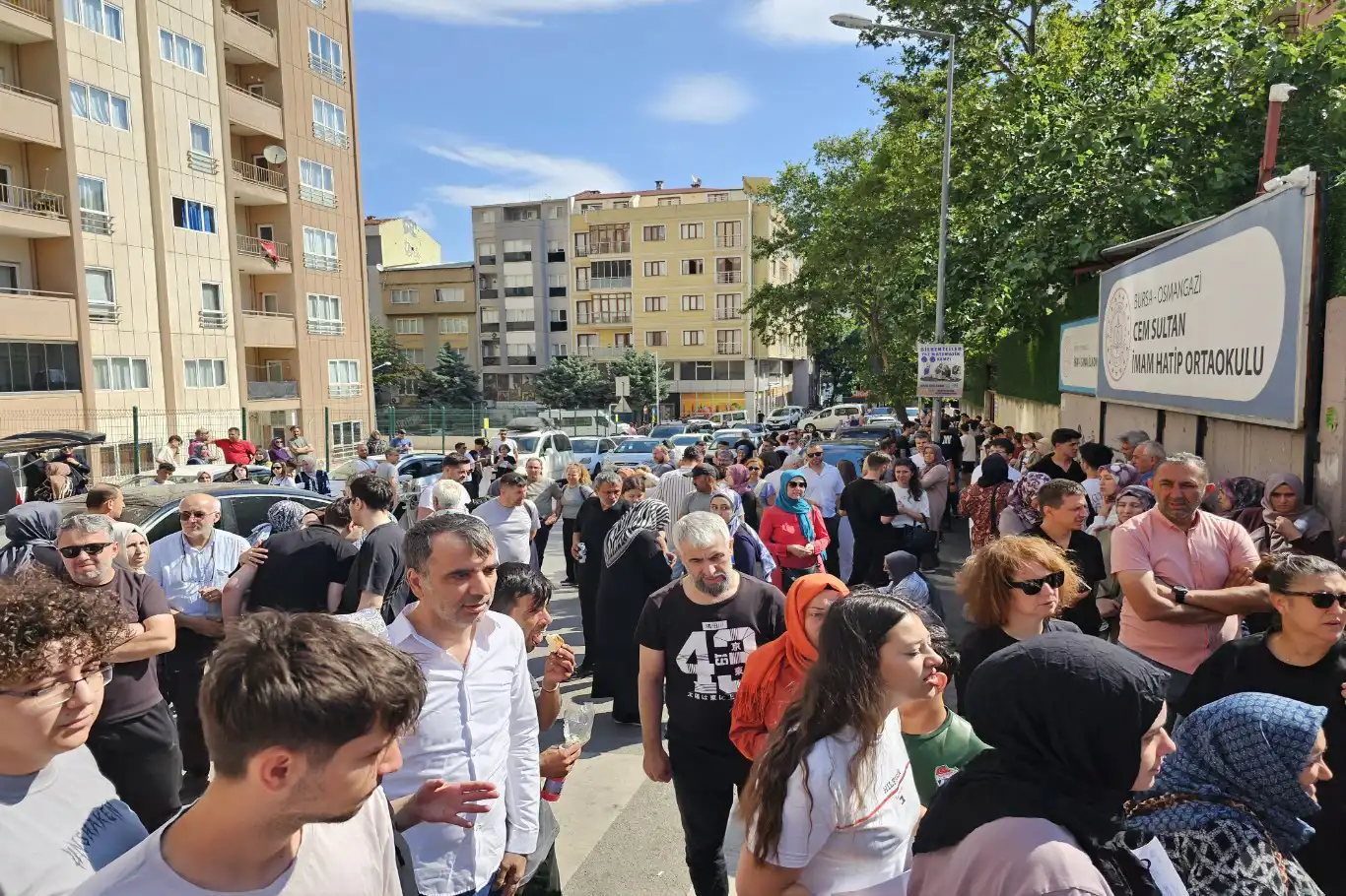 Bursa’da YKS’nin ilk oturumu başladı