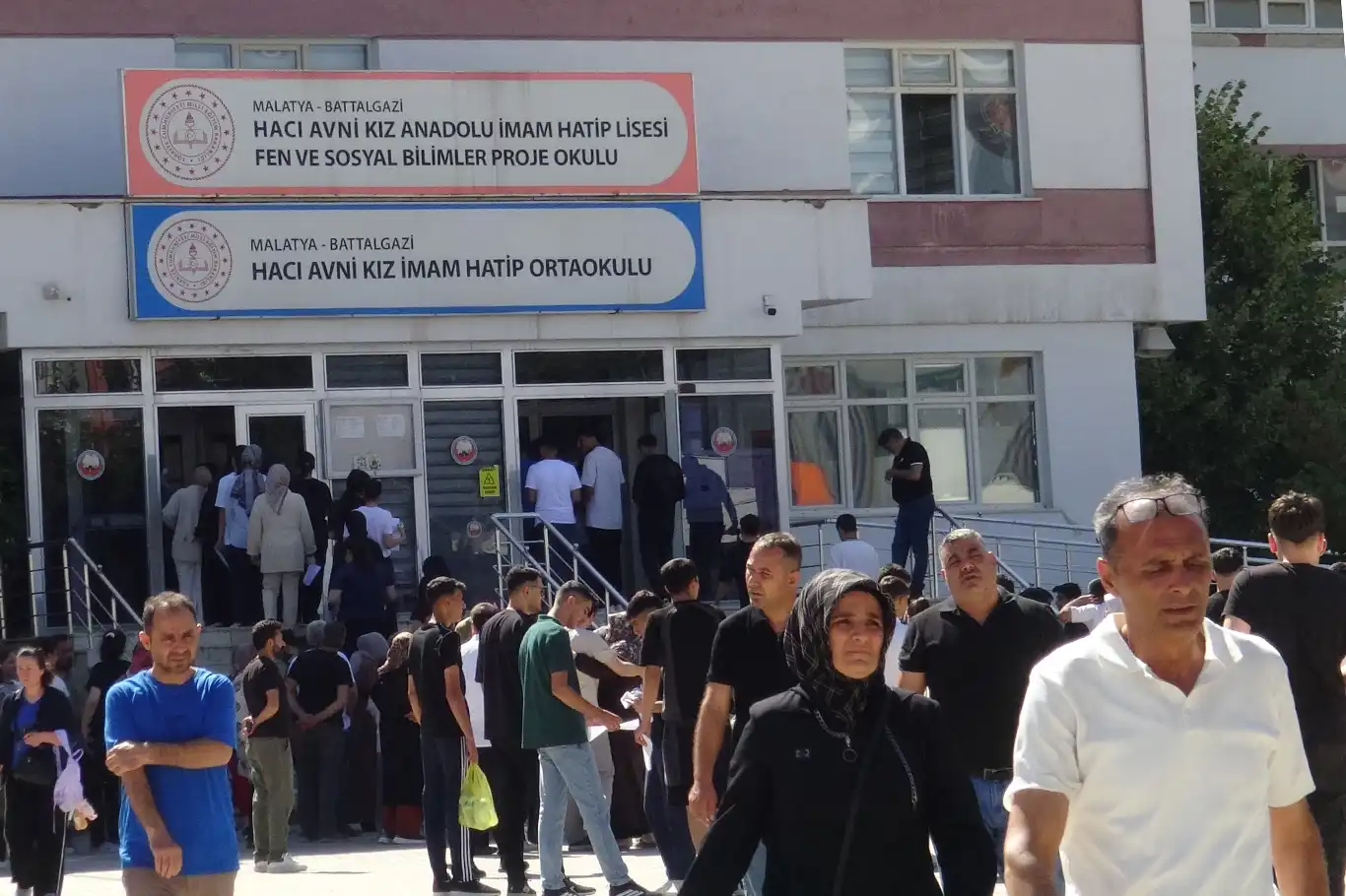 Malatya'da YKS heyecanı: Adaylar hedeflerini ve hayallerini anlattı