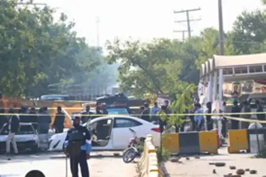 Pakistan'da bombalı saldırı: 7 ölü, 3 yaralı