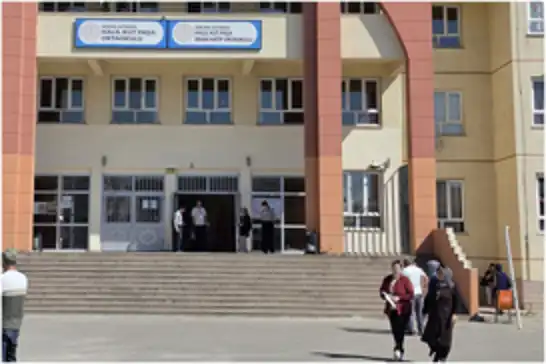 YKS'de AYT oturumu başladı