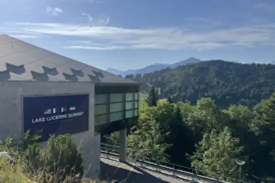 ABD ve İran heyetleri görüşmeler için İsviçre'deki Buergenstock tatil beldesine geldi