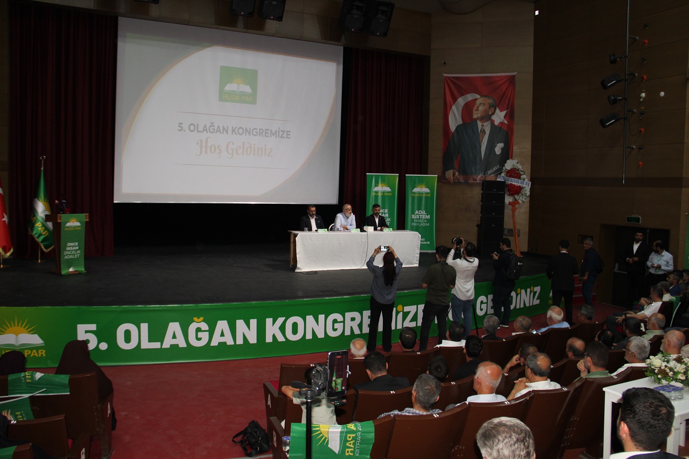 HÜDA PAR Batman Merkez İlçe Kongresi'nde Cihad Altun güven tazeledi