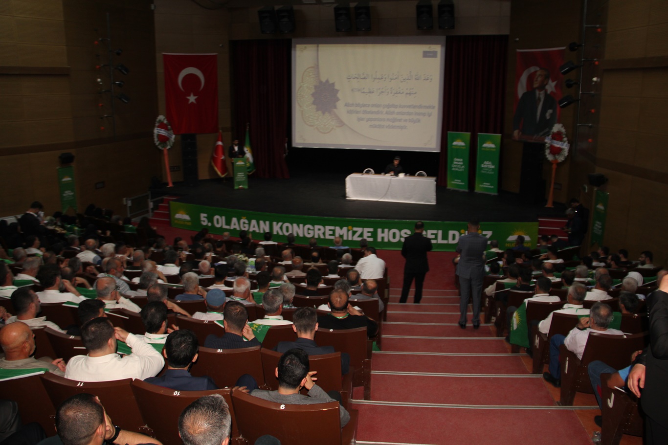 HÜDA PAR Batman Merkez İlçe Kongresi'nde Cihad Altun güven tazeledi
