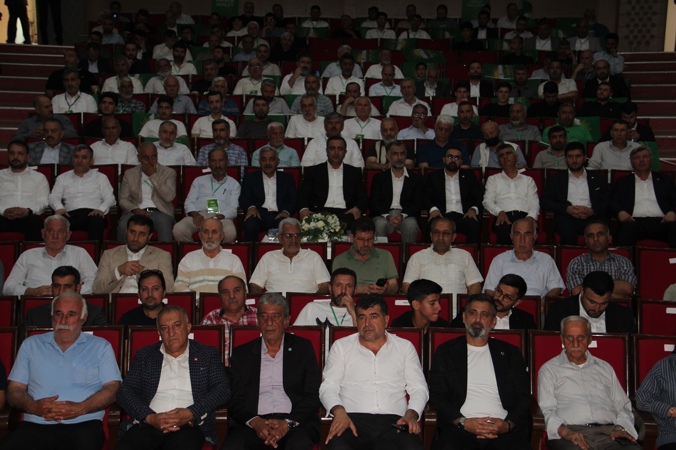 HÜDA PAR Batman Merkez İlçe Kongresi'nde Cihad Altun güven tazeledi