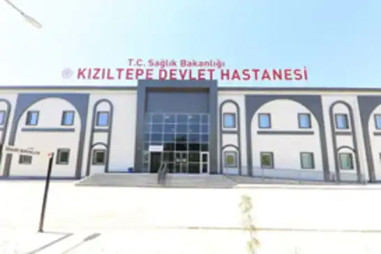 Mardin’de 3’üncü kattan düşen 2 yaşındaki çocuk ağır yaralandı
