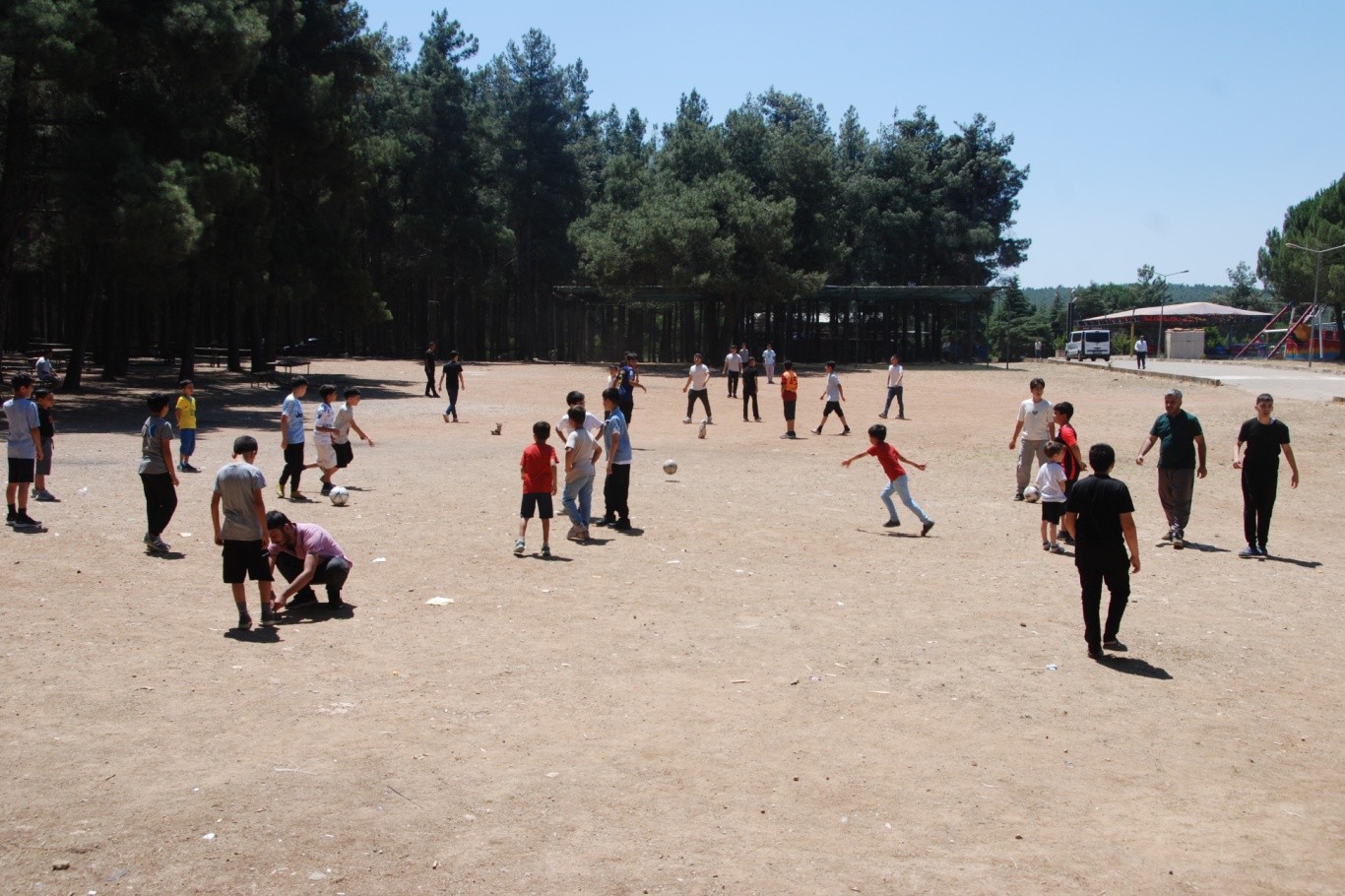 HÜDA PAR İzmir İl Başkanlığından “Son Kale Aile” temalı piknik programı
