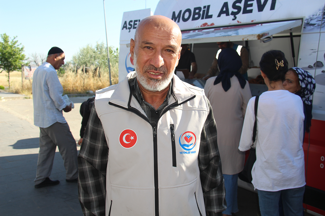 Yetimler Vakfı'ndan hasta ve hasta yakınlarına kahvaltı ikramı