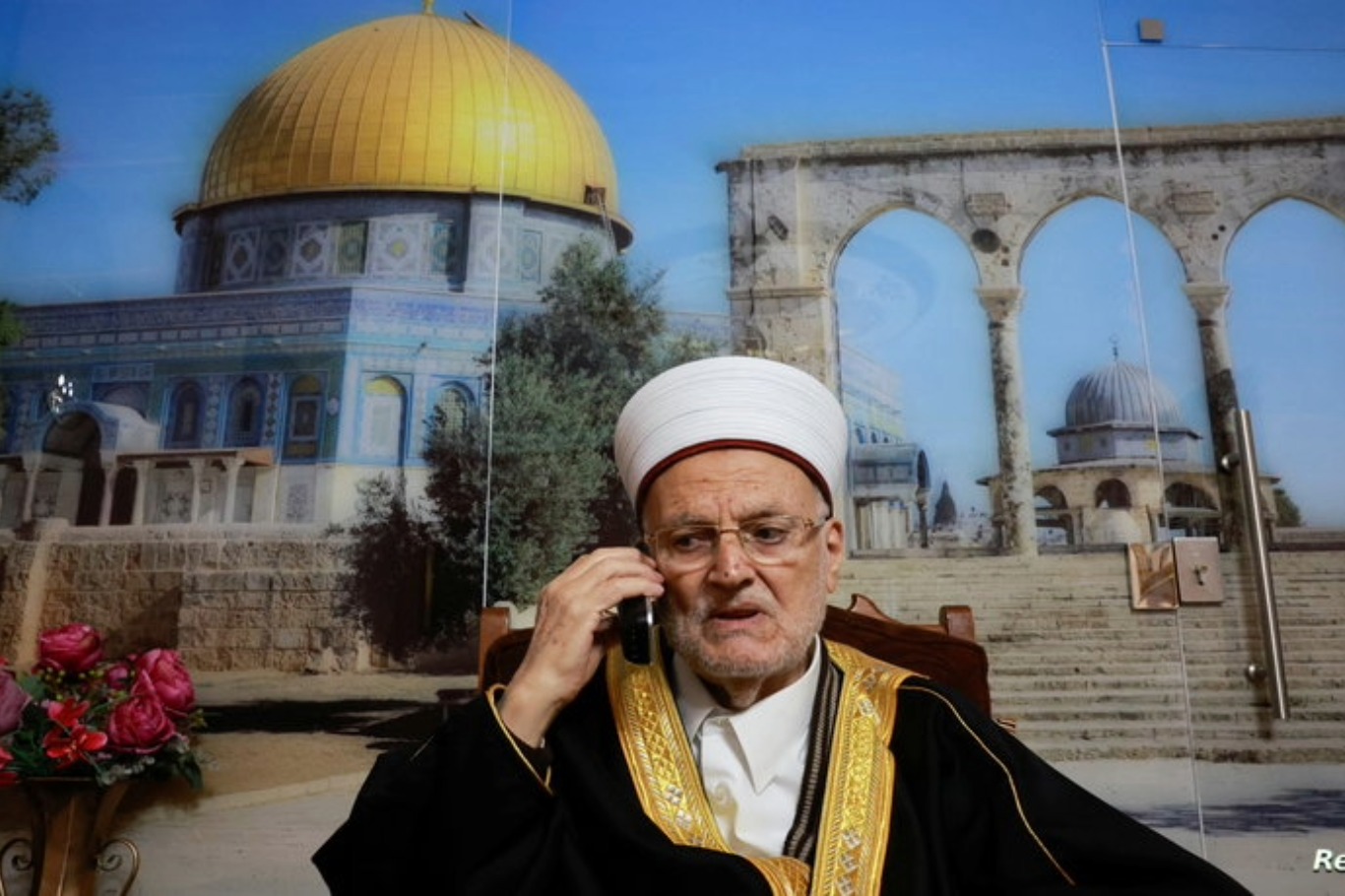عكرمة صبري يدعو إلى شدّ الرحال للأقصى والتصدي لمخططات التهويد
