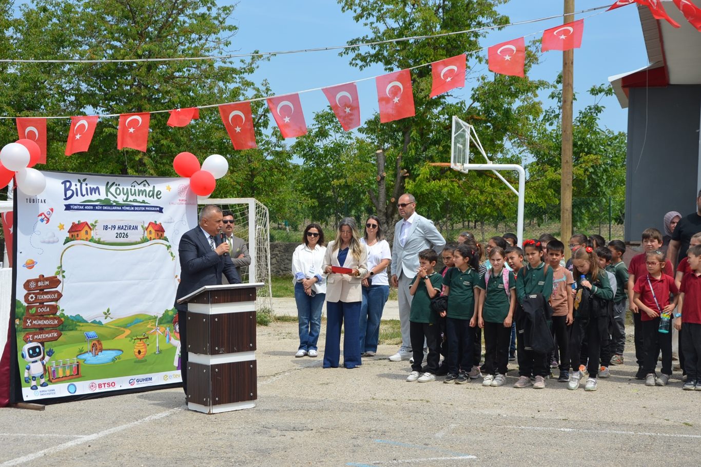 "Bilim köyümde" projesiyle bilim ve teknoloji köy okullarına taşındı