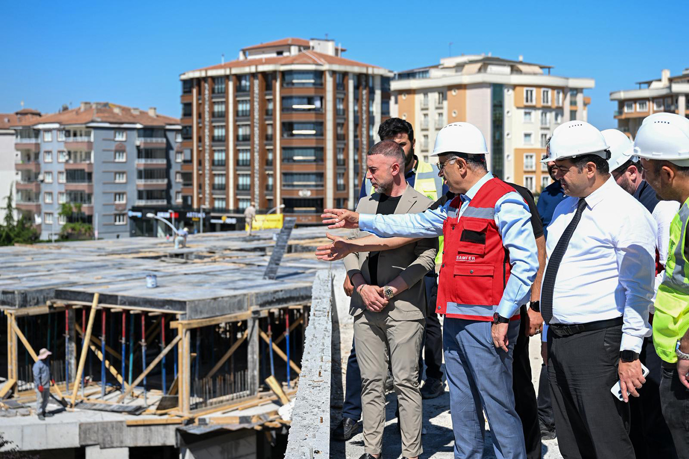 Turgut Özal Gençlik Merkezinde çalışmalar devam ediyor