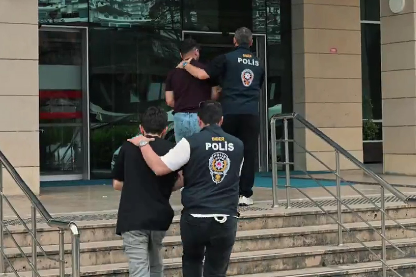 Trabzon merkezli 11 ilde bahis operasyonu: 34 gözaltı