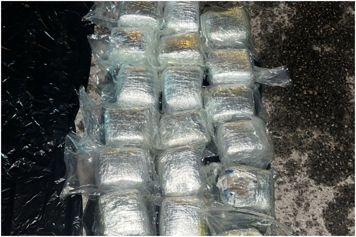 Bitlis’te 15 kilogram uyuşturucu ele geçirildi, 3 kişi tutuklandı