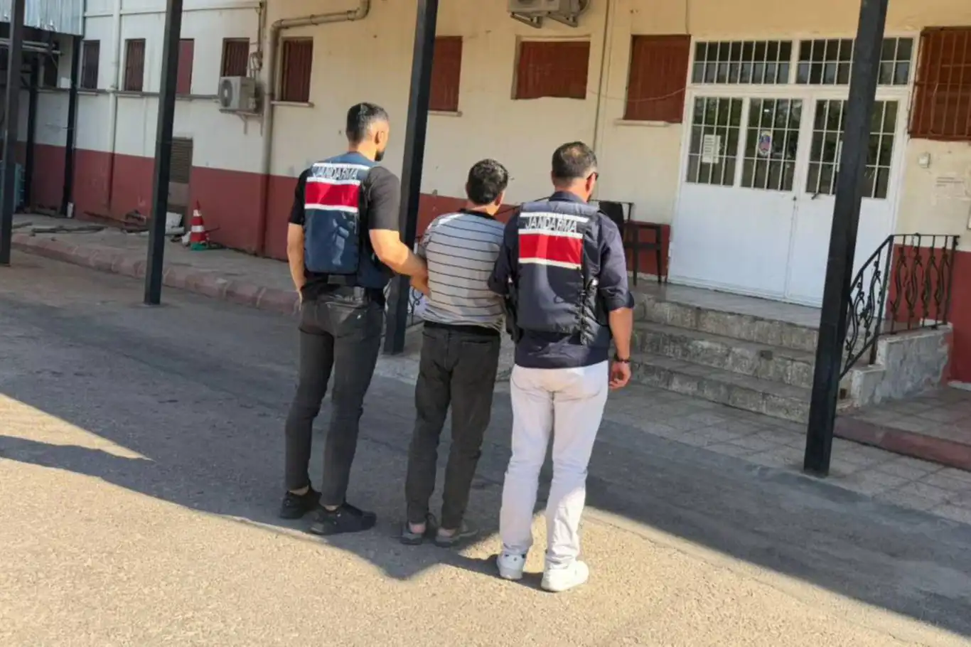 Gaziantep'te göçmen kaçakçılığı operasyonu: 2 şüpheli yakalandı
