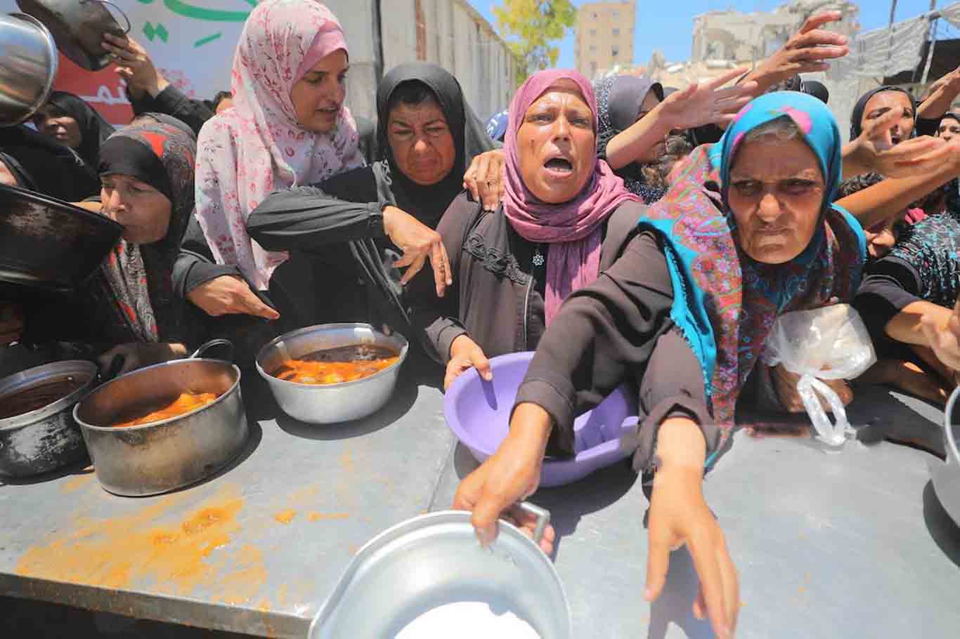 Gazze'de açlığın en ağır yükü: Kırılan onurlar