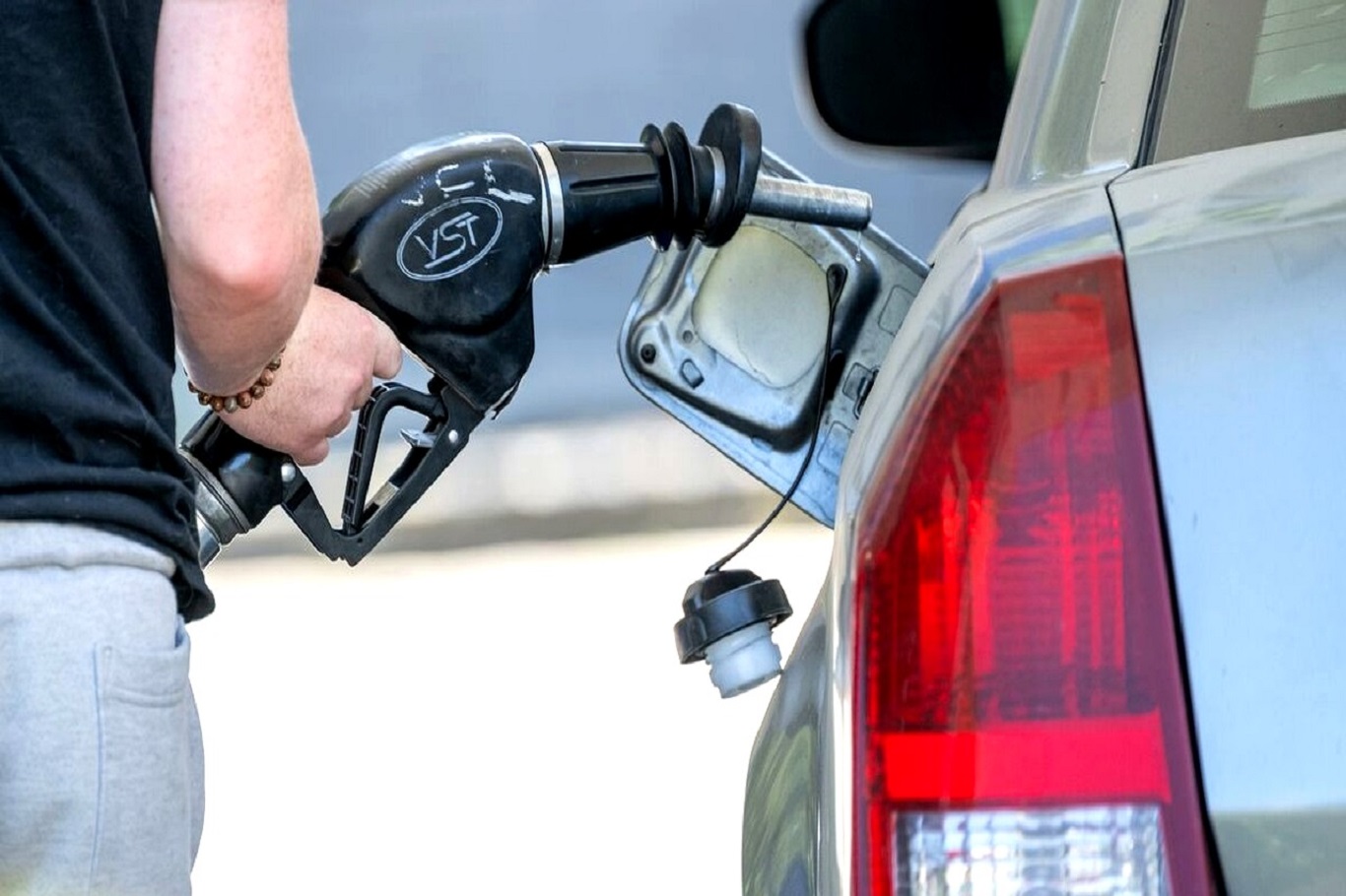 Sürücülerden BP, Walmart ve 7-Eleven’a toplu dava: Yapay zekâ ile fiyatları yükselttiler