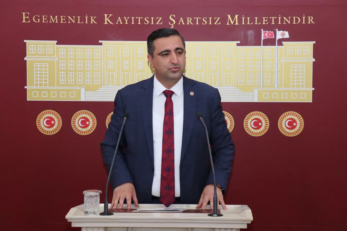 Parlamenterê HUDA PARê Ramanli ji Wezîr Tekin re di derbarê 'perwerdehiya bi zimanê dayikê' de pirsek kir