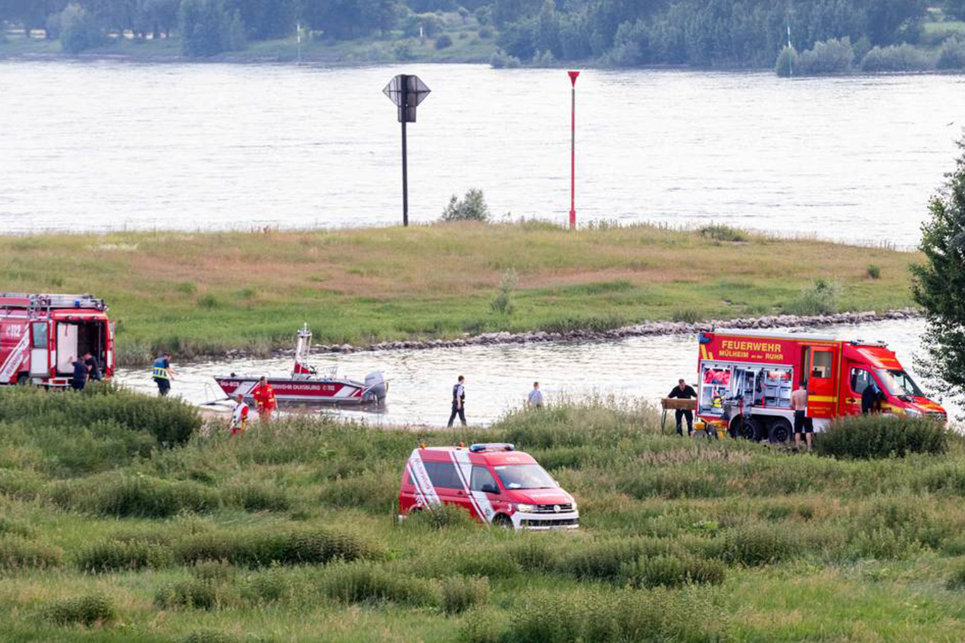Almanya'da sıcak hava etkili oluyor: Serinlemek için Ren Nehri'e giren 3 kişi boğuldu