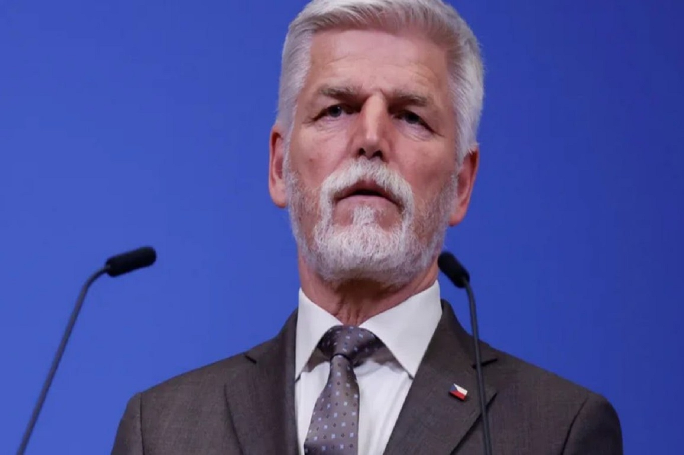 Czech president sues prime minister over NATO summit row
