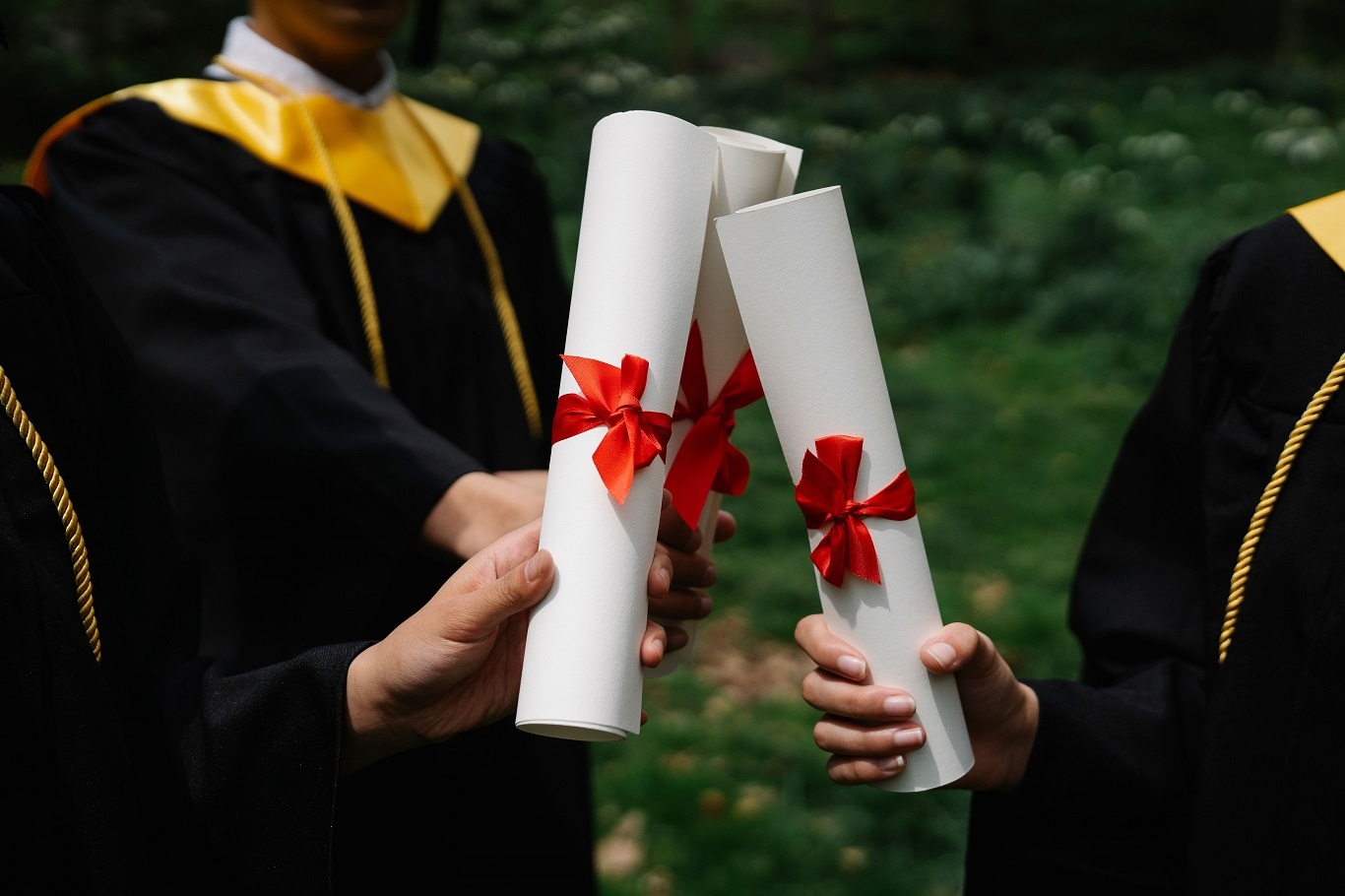 One in four graduates will lose financially from going to university in UK, study shows