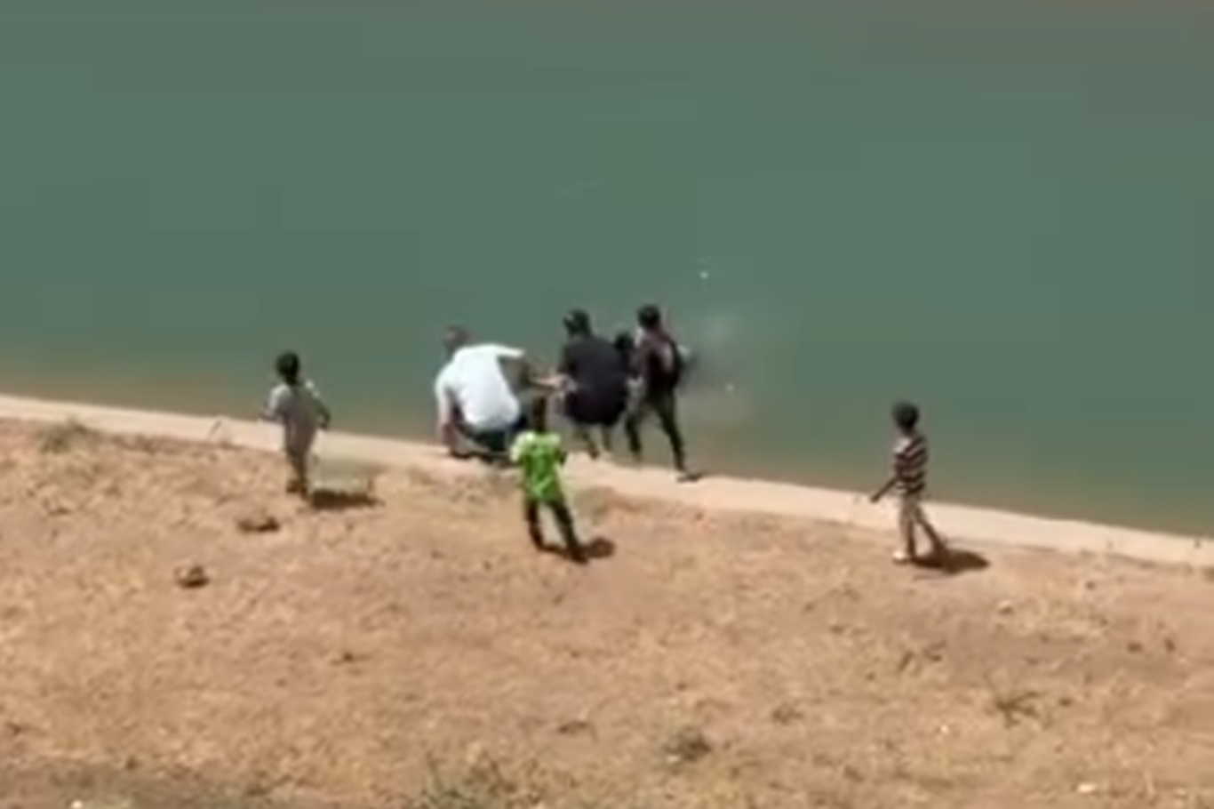 Batman'da sulama kanalında boğulma tehlikesi geçiren 2 kişi kurtarıldı