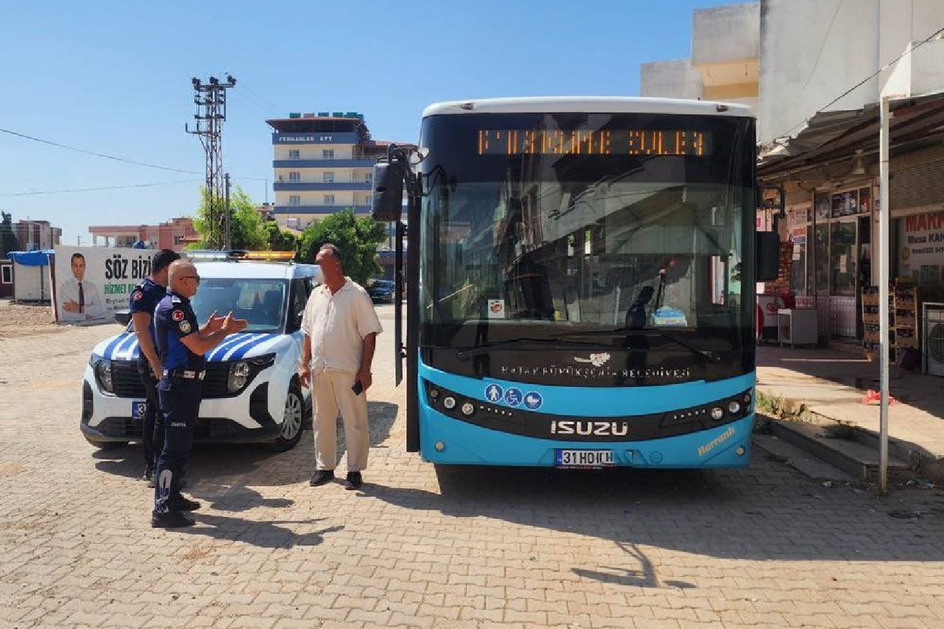 Engelliye yardımcı olmayan halk otobüsü şoförü görevden uzaklaştırıldı
