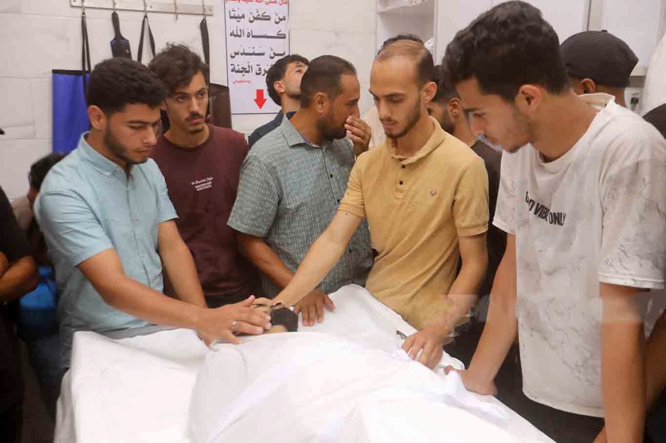 وسط صمت وتآمر دولي فاضح..3 شهداء فلسطينيين بقصف صهيوني على غزة