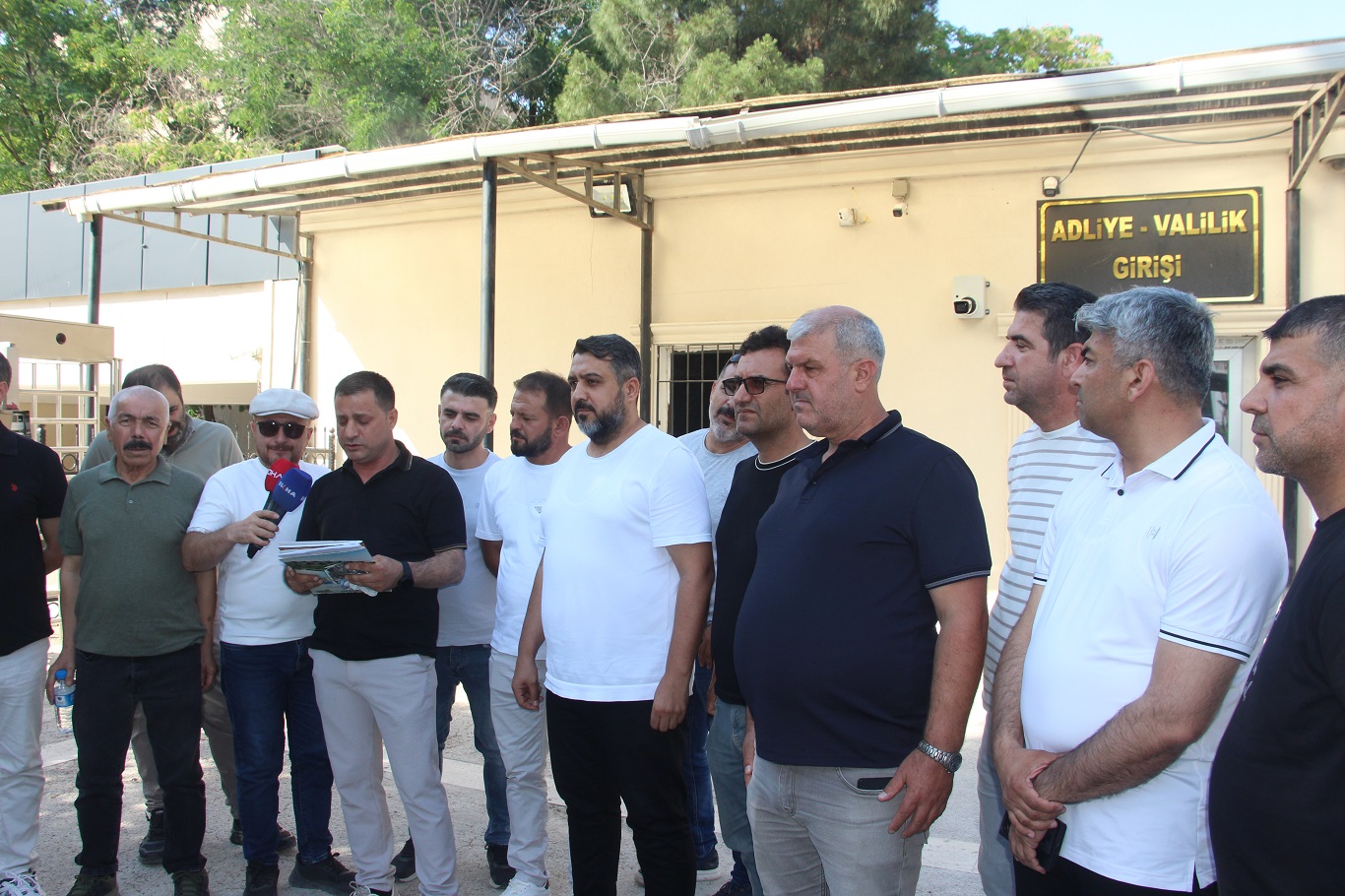 Mardin'de 12 yıldır evlerini bekleyen onlarca aile savcılığa suç duyurusunda bulundu