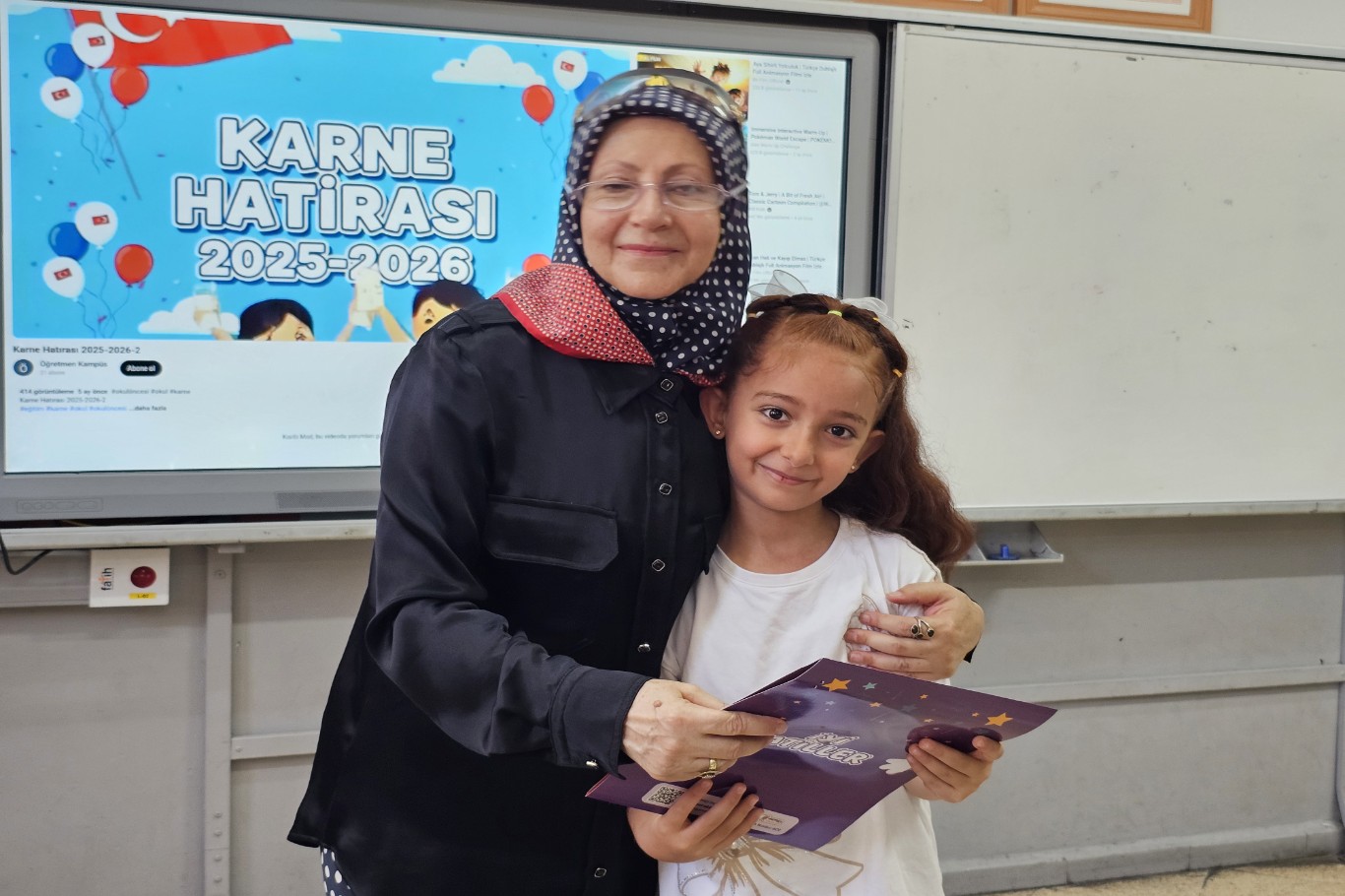 Bursa’da öğrenciler yaz tatiline karne sevinciyle başladılar