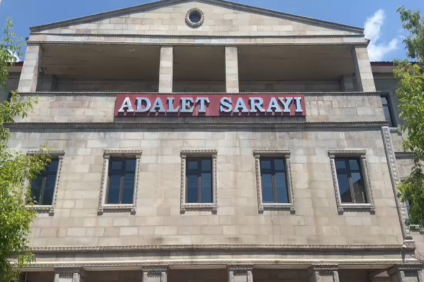 Leyla Aydemir davasında amcaya ağırlaştırılmış müebbet, diğer sanıklara beraat verildi