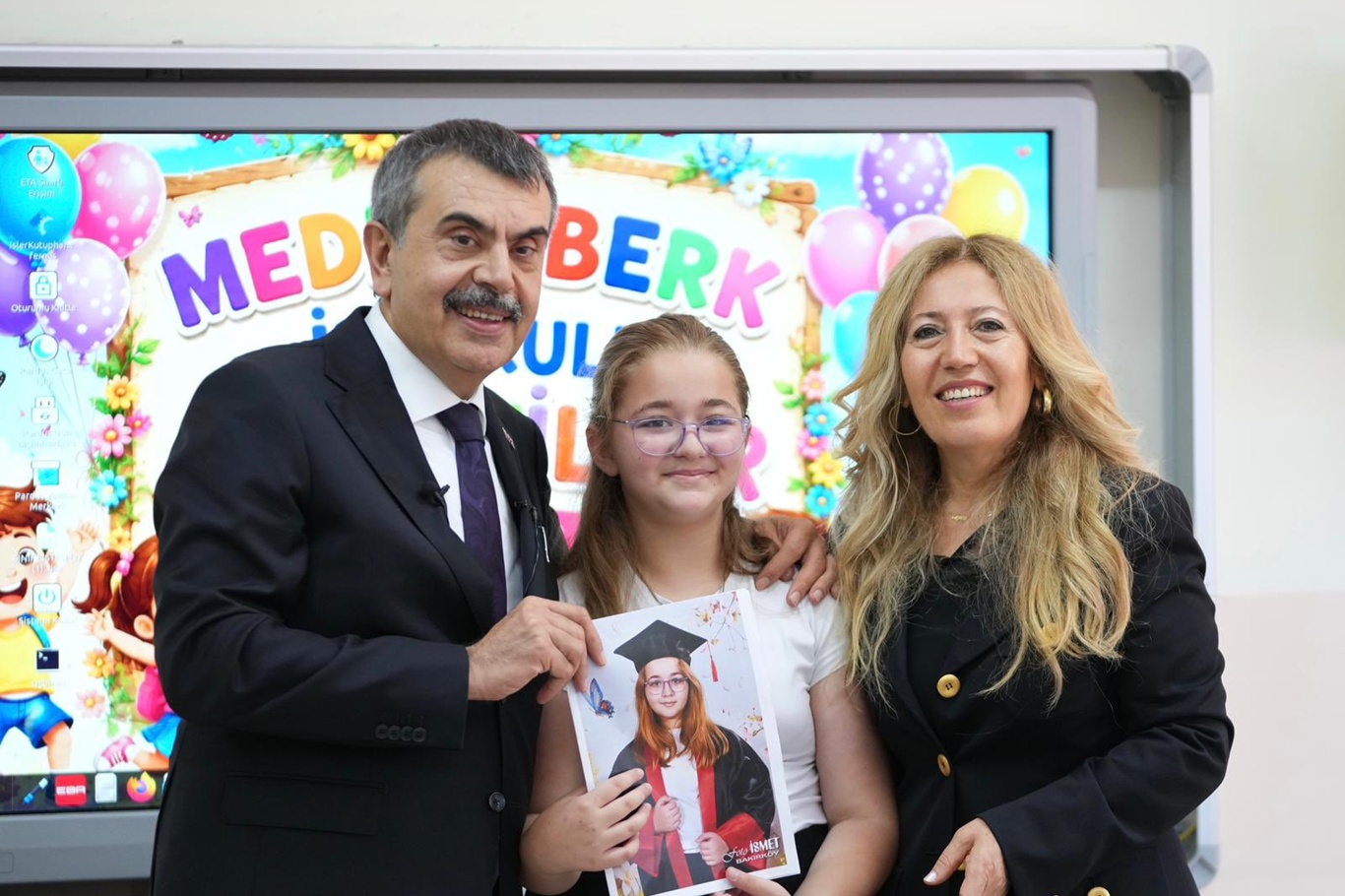 Bakan Tekin'den velilere  yaz aylarında çocuklarına örnek olma çağrısı