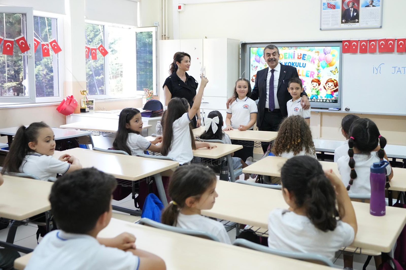 Bakan Tekin'den velilere yaz aylarında çocuklara örnek olma çağrısı