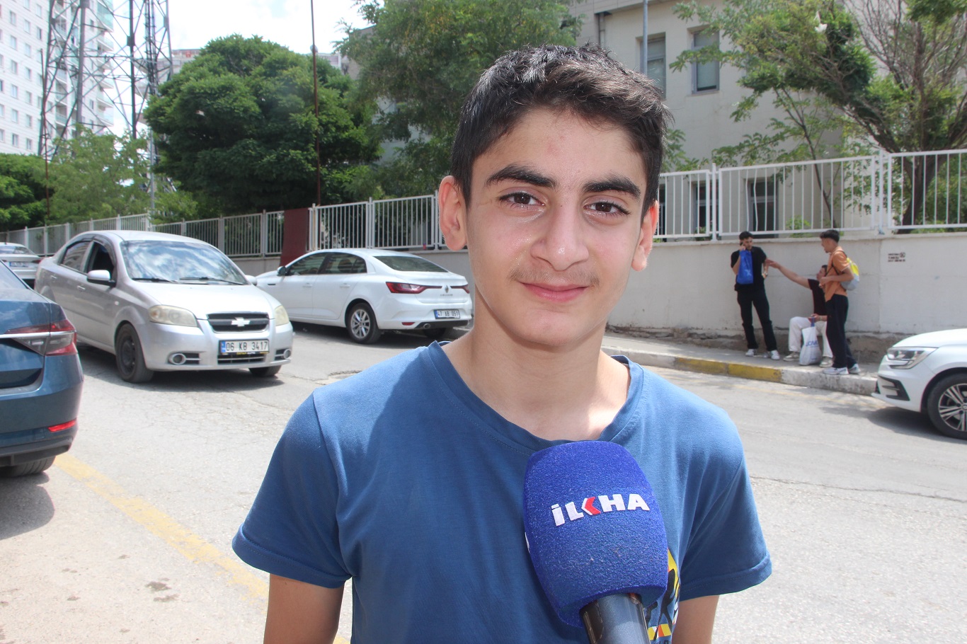 Mardin'de karne sevinci yaşayan öğrencilerden Gazze duyarlılığı