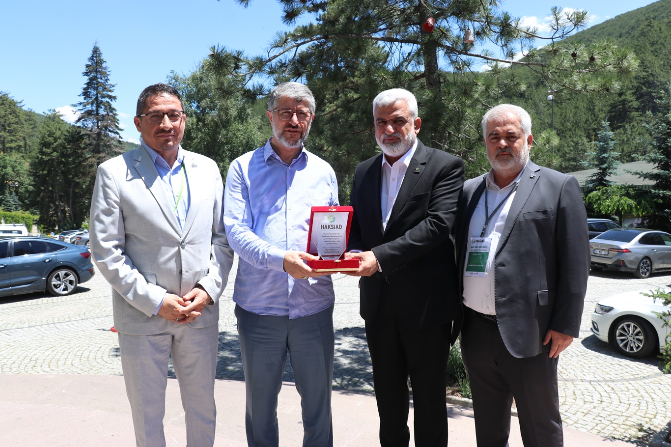 Plaket takdimi 