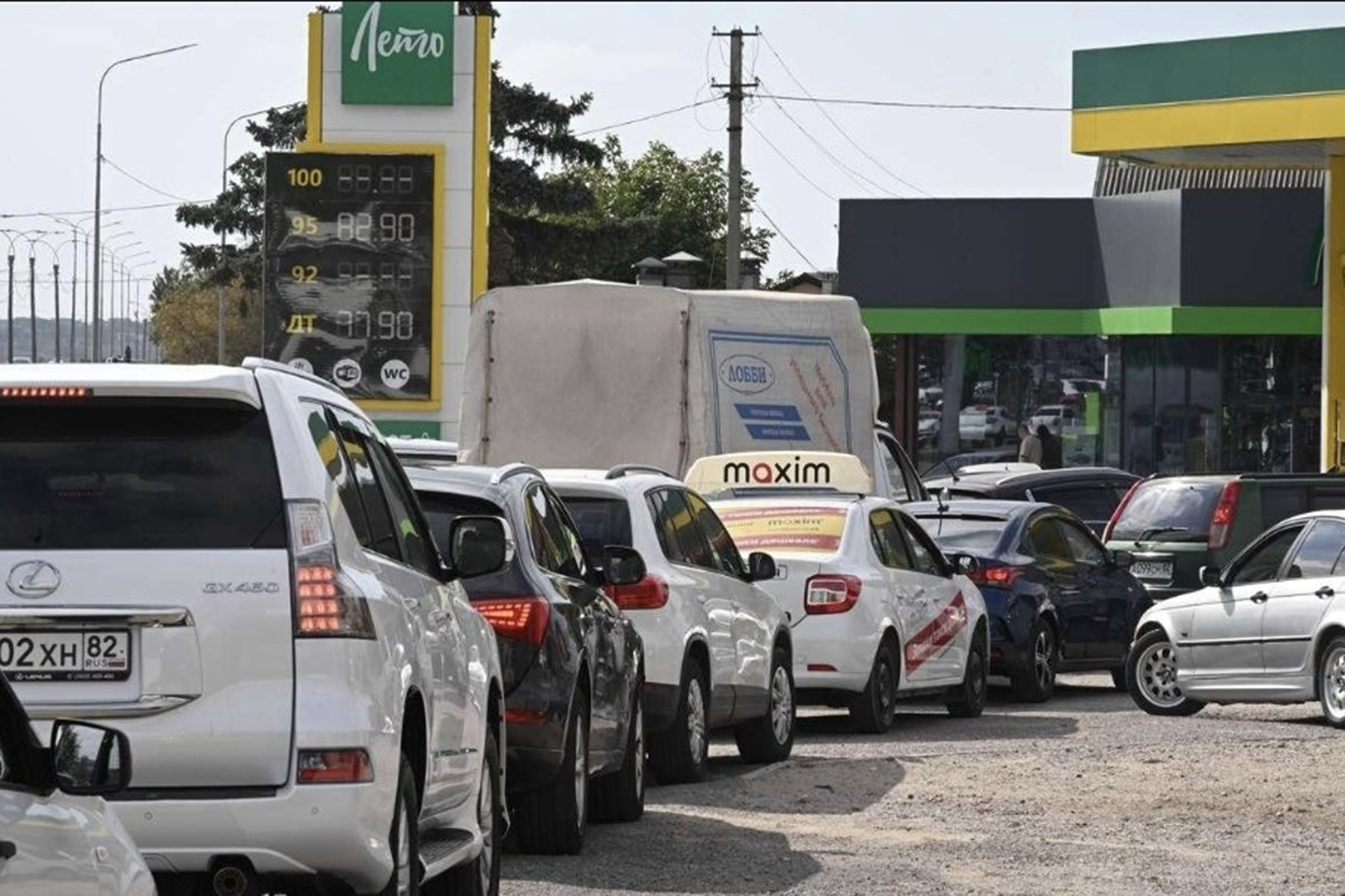 Rusya'da akaryakıt krizi derinleşiyor