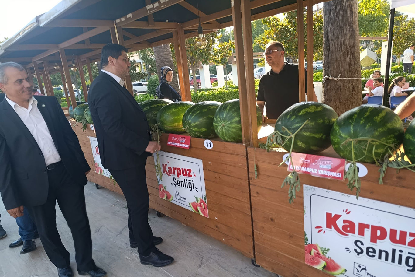 HÜDA PAR Antalya Teşkilatı Karpuz Şenliği'nde üreticilerle bir araya geldi