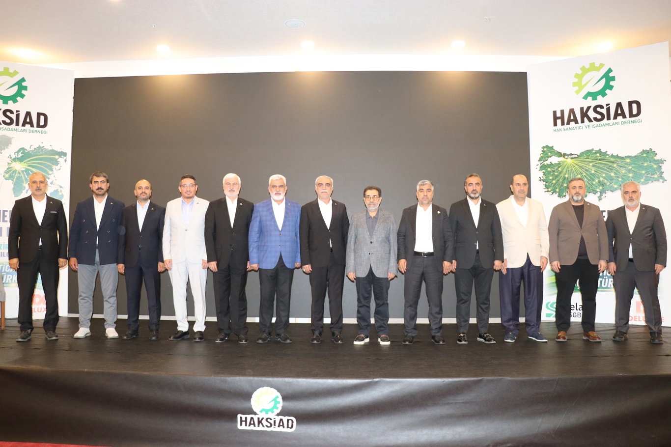 Plaket takdimi 