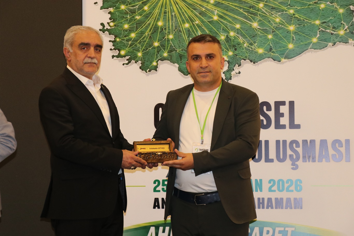 Plaket takdimi 