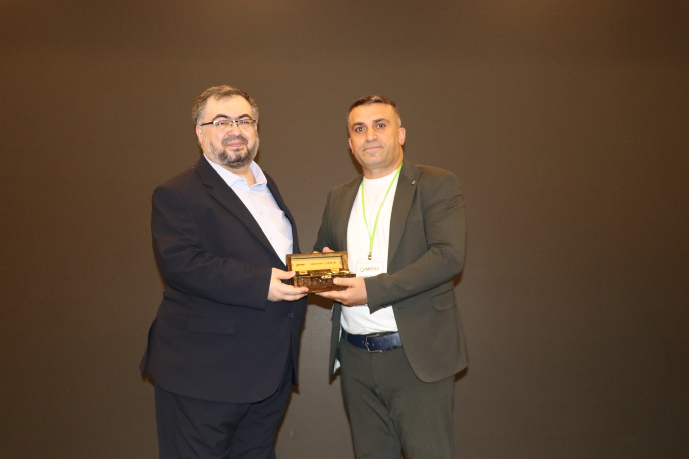 Plaket takdimi 