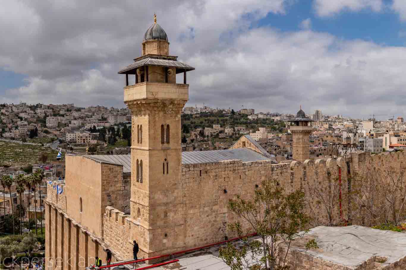 Israel continues to ban call to prayer at Hebron's Ibrahimi Mosque for 9th day 
