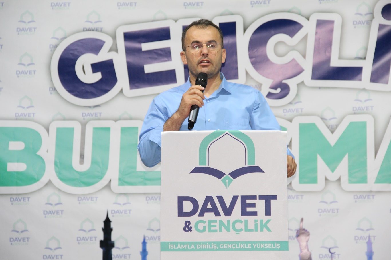 "İslam'la Diriliş, Gençlikle Yükseliş" temalı gençlik buluşması Batman'da coşkuyla gerçekleştirildi