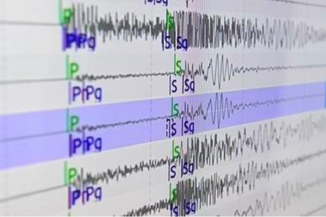 الصين.. إصابة 13 شخصاً جراء زلزال ضرب مقاطعة سيتشوان