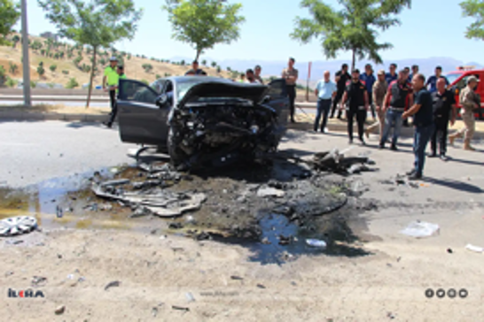 Li Şirnexê du wesayît li hev qelibîn 1 mirî, 3 birîndar