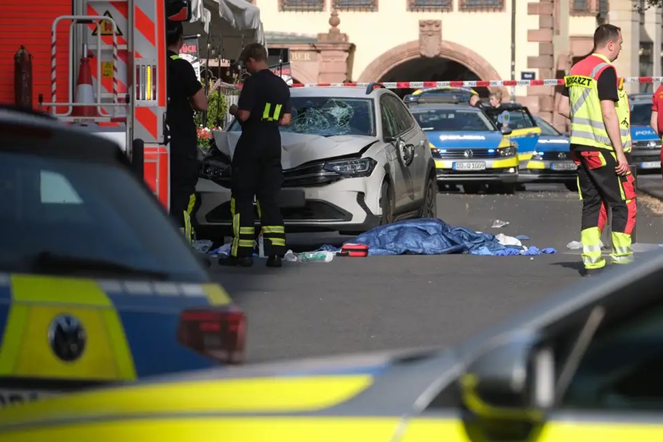 Five killed in shooting at youth centre in Stade, northern Germany