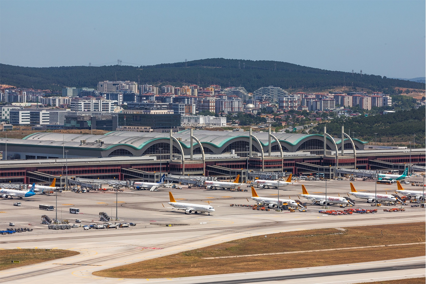 Istanbul's Sabiha Gökçen Airport posts busiest day in its history