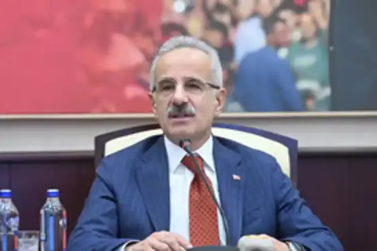 Turkish minister: 9 Turkish-owned vessels located in Strait of Hormuz