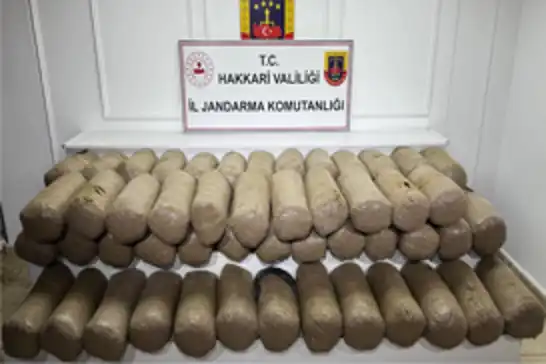 Hakkari'de uyuşturucu operasyonu: 503 kilogram esrar ele geçirildi