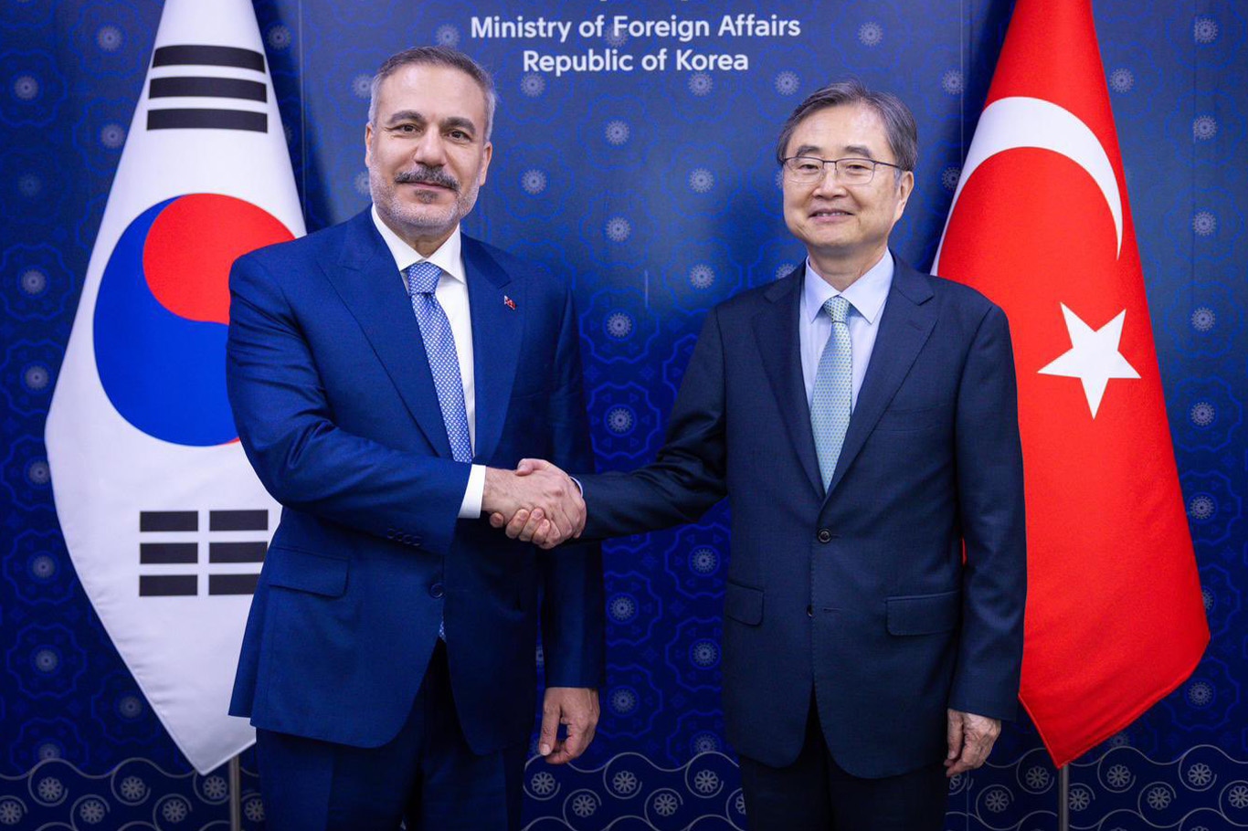 Turkish FM Fidan meets South Korean counterpart Cho Hyun in Seoul