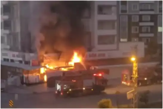Malatya'da bir AVM'de korkutan yangın