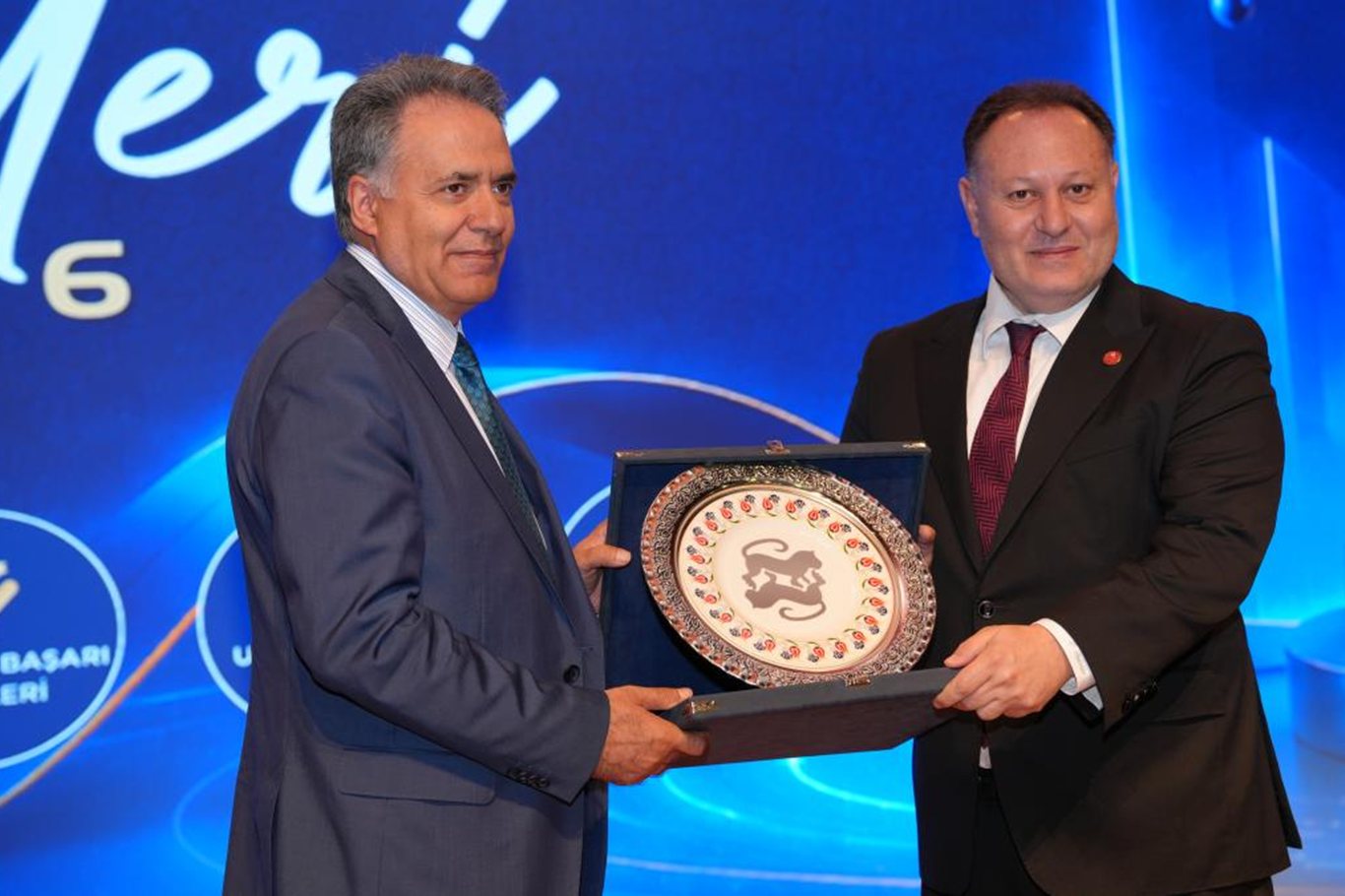 İnönü Üniversitesinde başarı ödülleri sahiplerini buldu
