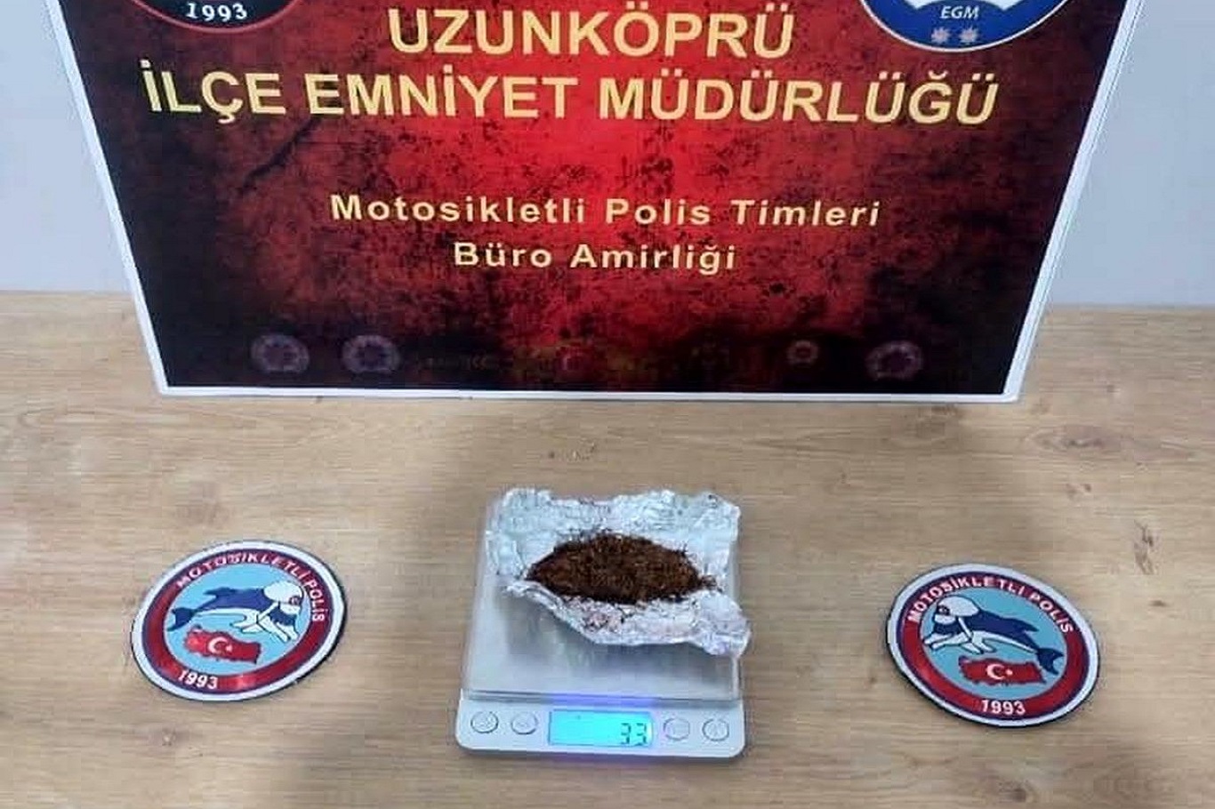 Edirne'de okul önünde uyuşturucu operasyonu: 2 şüpheli tutuklandı